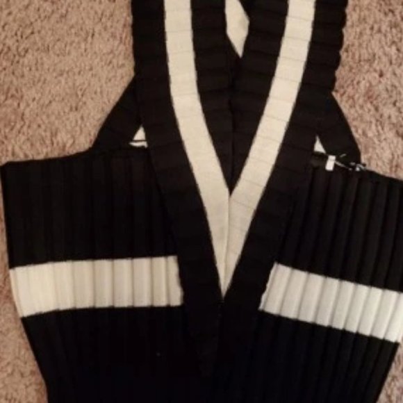 Colorblock  Ribbed Cropped  V-neck Knit Halter tank top Black white - Picture 7 of 7